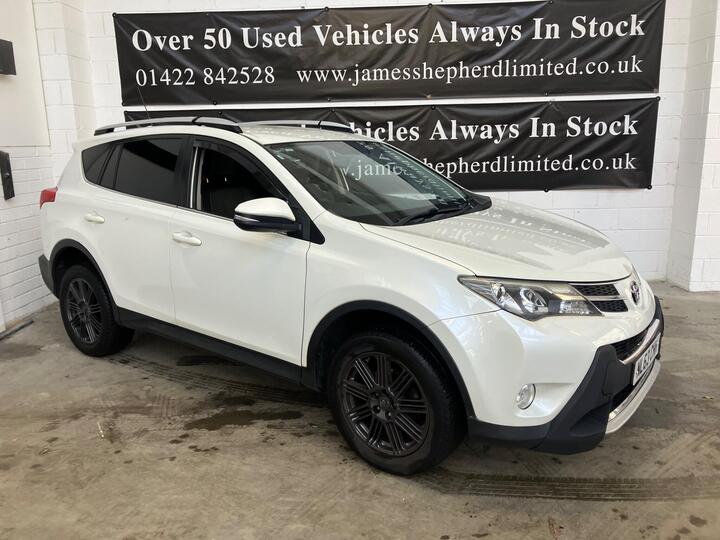 Toyota RAV4 2.2 D-CAT Invincible Auto 4WD Euro 5 5dr