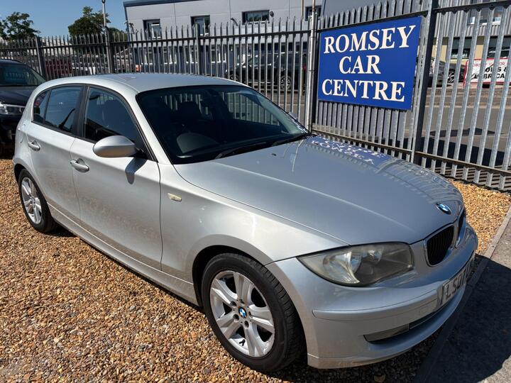 BMW 1 Series 2.0 118d SE Steptronic Euro 4 5dr