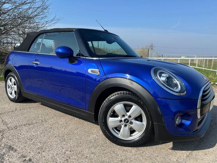 MINI CONVERTIBLE 1.5 Cooper Euro 6 (s/s) 2dr MINI CONVERTIBLE 1.5 Cooper Euro 6 (s/s) 2dr