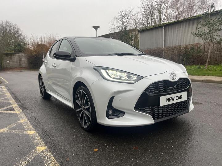 Toyota Yaris 1.5 VVT-h GR SPORT E-CVT Euro 6 (s/s) 5dr