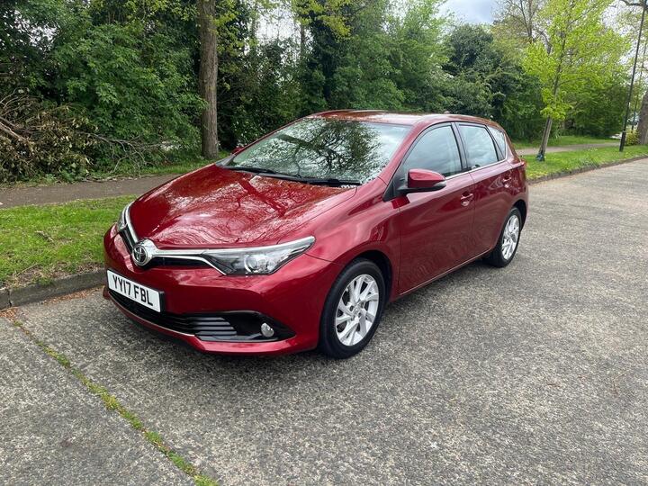 Toyota Auris 1.2 VVT-i Business Edition Euro 6 (s/s) 5dr (Safety Sense)