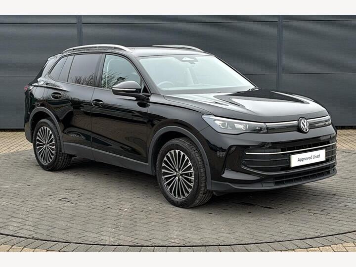 Volkswagen Tiguan 2.0 TDI Match DSG Euro 6 (s/s) 5dr Volkswagen Tiguan 2.0 TDI Match DSG Euro 6 (s/s) 5dr