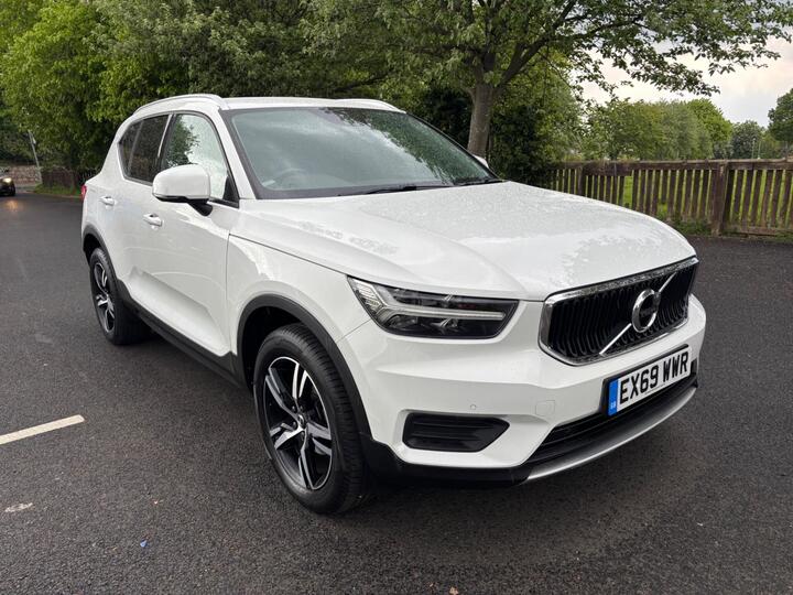 Volvo XC40 1.5 T3 Momentum Auto Euro 6 (s/s) 5dr