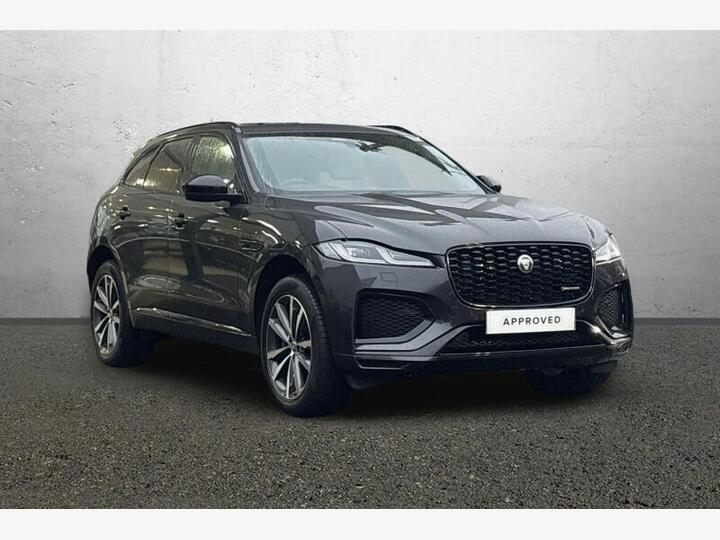 Jaguar F-PACE 2.0 P400e 19.3kWh R-Dynamic SE Black Auto AWD Euro 6 (s/s) 5dr Jaguar F-PACE 2.0 P400e 19.3kWh R-Dynamic SE Black Auto AWD Euro 6 (s/s) 5dr