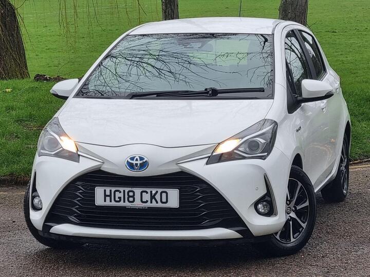 Toyota Yaris 1.5 VVT-h Icon Tech E-CVT Euro 6 (s/s) 5dr