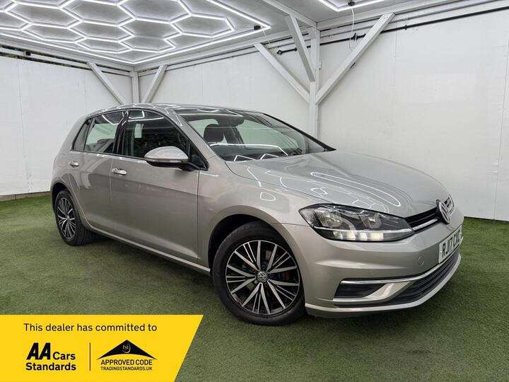 Volkswagen Golf 1.6 TDI BlueMotion Tech SE Nav Euro 6 (s/s) 5dr
