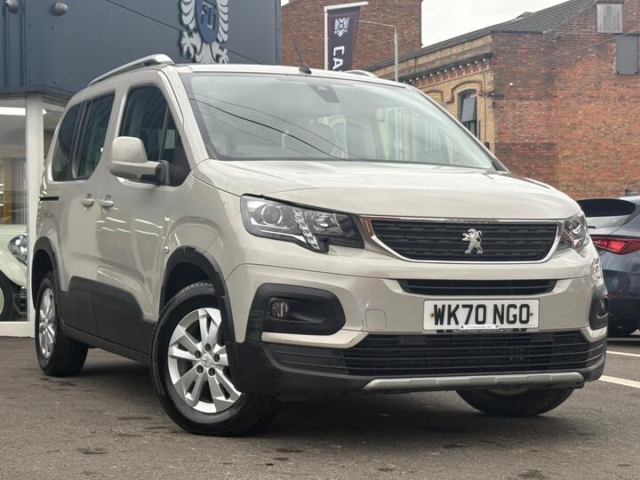 Peugeot Rifter 1.5 BlueHDi Allure Standard MPV Euro 6 (s/s) 5dr Peugeot Rifter 1.5 BlueHDi Allure Standard MPV Euro 6 (s/s) 5dr