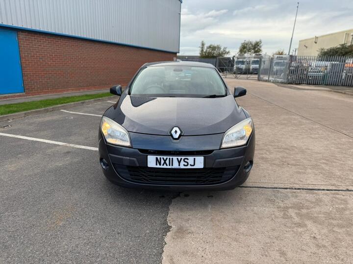 Renault Megane 1.6 16V Dynamique TomTom Euro 5 5dr Renault Megane 1.6 16V Dynamique TomTom Euro 5 5dr