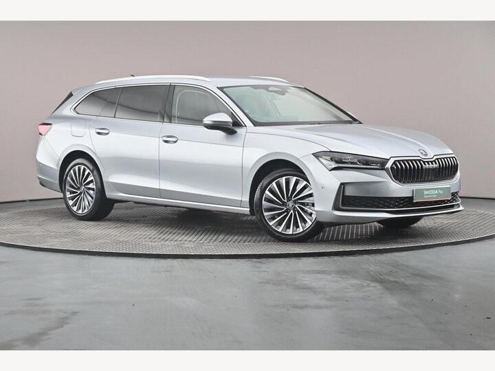 Skoda Superb Estate 1.5 TSI IV 25.7kWh Laurin & Klement DSG Euro 6 (s/s) 5dr Skoda Superb Estate 1.5 TSI IV 25.7kWh Laurin & Klement DSG Euro 6 (s/s) 5dr