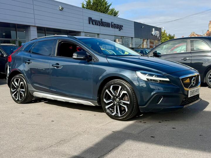 Volvo V40 Cross Country 2.0 D3 Pro Auto Euro 6 (s/s) 5dr