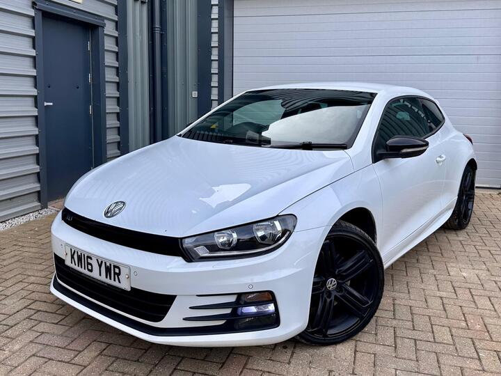 Volkswagen Scirocco 2.0 TDI BlueMotion Tech R-Line DSG Euro 6 (s/s) 3dr