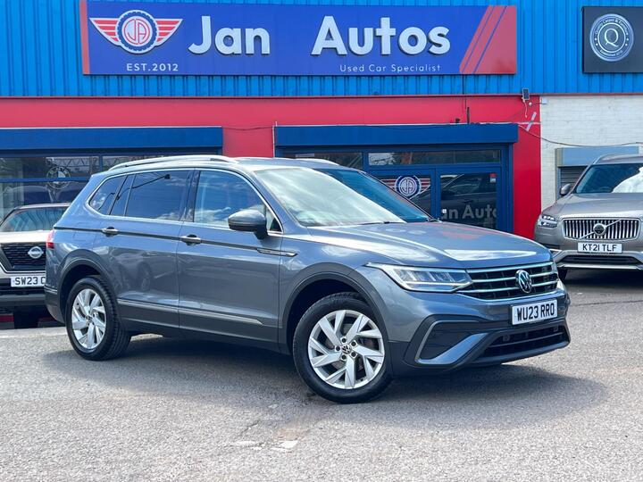 Volkswagen Tiguan Allspace 1.5 TSI Life DSG Euro 6 (s/s) 5dr Volkswagen Tiguan Allspace 1.5 TSI Life DSG Euro 6 (s/s) 5dr
