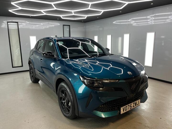 Alfa Romeo Junior 1.2 MHEV Ibrida E-DCT Euro 6 (s/s) 5dr