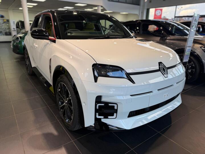 Renault 5 E-Tech Electric Comfort Range 52kWh Iconic Five+ Auto 5dr
