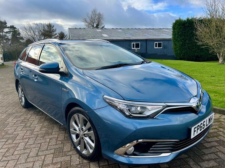 Toyota AURIS 1.8 VVT-h Excel Touring Sports CVT Euro 6 (s/s) 5dr Toyota AURIS 1.8 VVT-h Excel Touring Sports CVT Euro 6 (s/s) 5dr