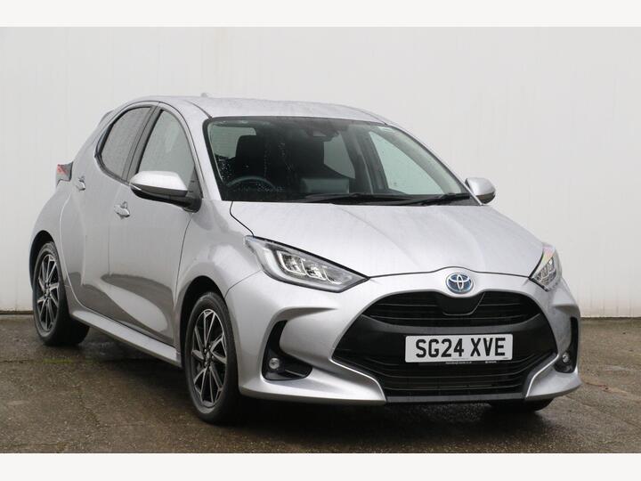Toyota Yaris 1.5 VVT-h Design E-CVT Euro 6 (s/s) 5dr