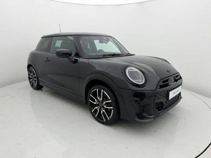 MINI Cooper 1.5C Sport Steptronic Euro 6 (s/s) 3dr