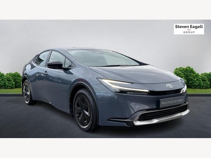 Toyota Prius 2.0 13.6kWh Design CVT Euro 6 (s/s) 5dr