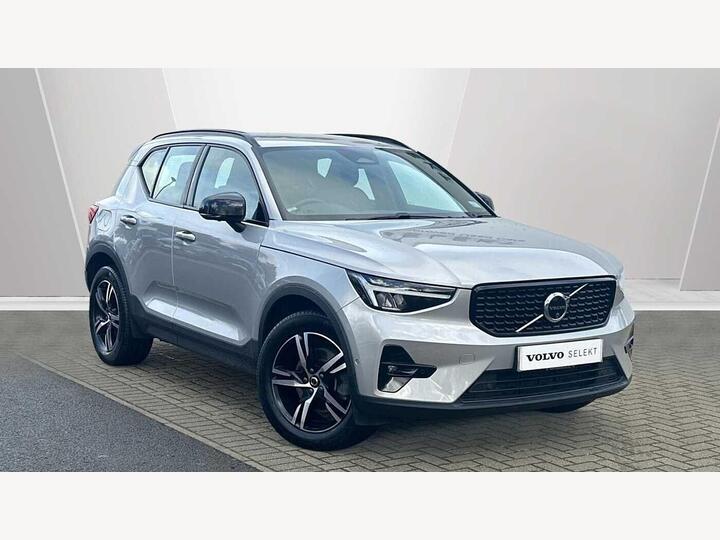 Volvo XC40 2.0 B4 MHEV Plus Dark DCT Auto Euro 6 (s/s) 5dr