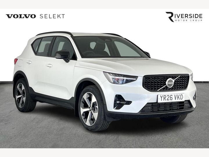 Volvo XC40 2.0 B3 MHEV Plus Dark DCT Auto Euro 6 (s/s) 5dr