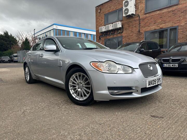 Jaguar XF 2.7d V6 Luxury Auto Euro 4 4dr