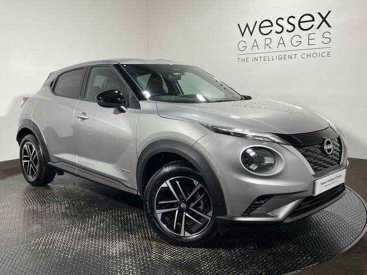 Nissan Juke 1.6 N-Connecta Auto Euro 6 5dr Nissan Juke 1.6 N-Connecta Auto Euro 6 5dr
