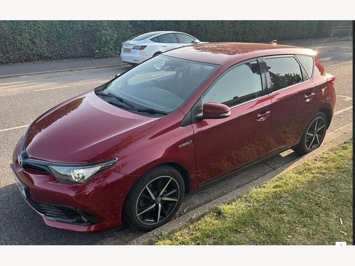 Toyota Auris 1.8 VVT-h Design CVT Euro 6 (s/s) 5dr