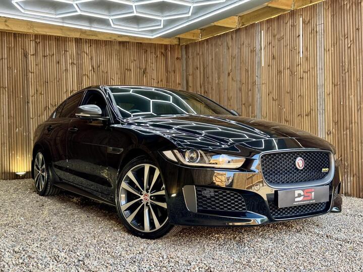 Jaguar XE 2.0i 300 Sport Auto AWD Euro 6 (s/s) 4dr