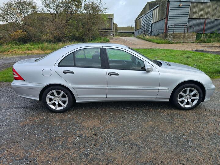 Mercedes-Benz C Class 1.8 C180 Kompressor Classic SE 4dr Mercedes-Benz C Class 1.8 C180 Kompressor Classic SE 4dr