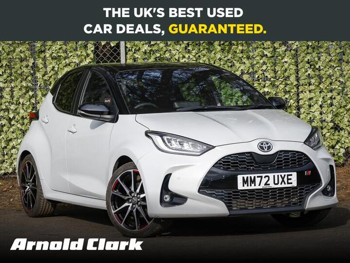 Toyota Yaris 1.5 VVT-h GR SPORT E-CVT Euro 6 (s/s) 5dr Toyota Yaris 1.5 VVT-h GR SPORT E-CVT Euro 6 (s/s) 5dr