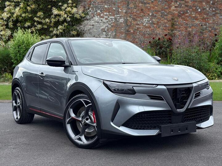 Alfa Romeo Junior 54kWh Elettrica Veloce Auto 5dr