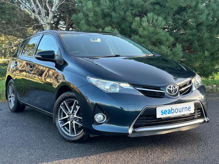 Toyota Auris 1.6 V-Matic Icon Plus Euro 5 5dr Toyota Auris 1.6 V-Matic Icon Plus Euro 5 5dr