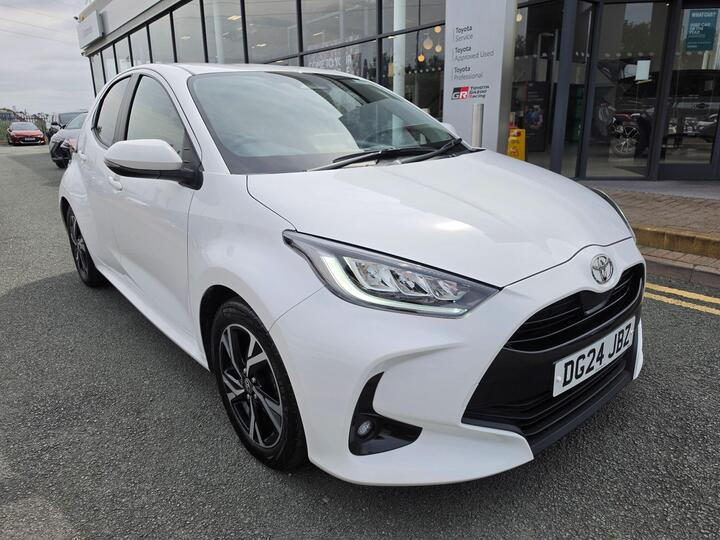 Toyota Yaris 1.5 VVT-h Design E-CVT Euro 6 (s/s) 5dr