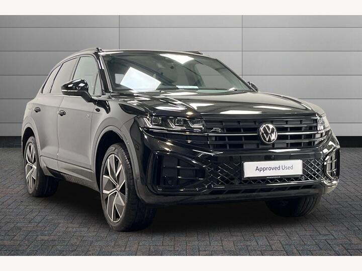 Volkswagen Touareg 3.0 TDI V6 Black Edition Tiptronic 4Motion Euro 6 (s/s) 5dr Volkswagen Touareg 3.0 TDI V6 Black Edition Tiptronic 4Motion Euro 6 (s/s) 5dr