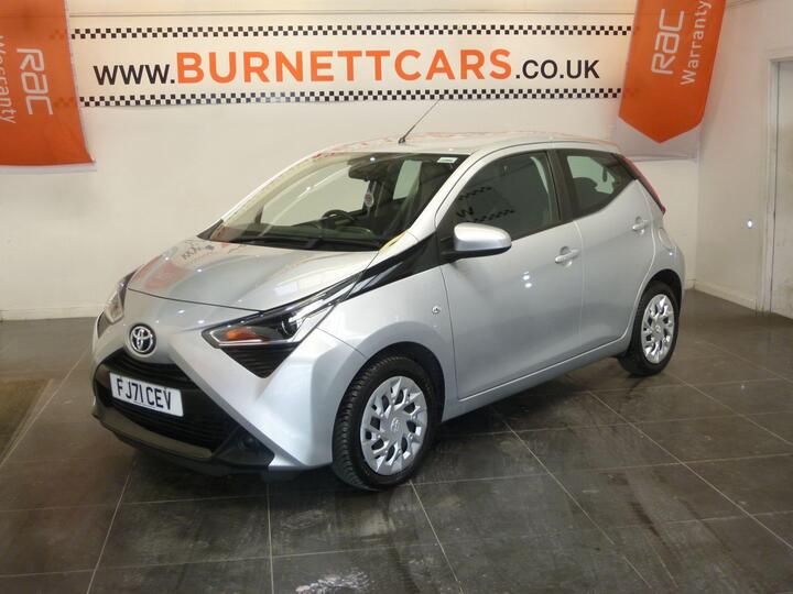 Toyota AYGO 1.0 VVT-i X-play Euro 6 (s/s) 5dr
