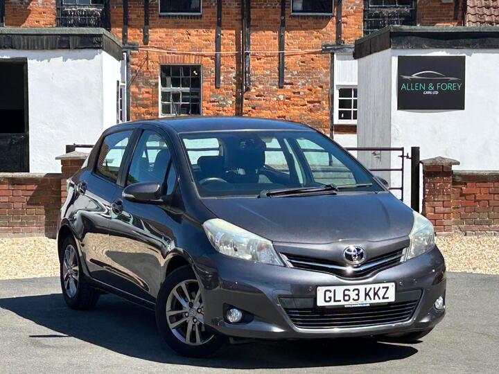Toyota Yaris 1.33 Dual VVT-i Icon Plus Euro 5 5dr