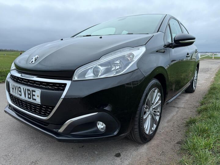 Peugeot 208 1.2 PureTech Signature Euro 6 (s/s) 5dr
