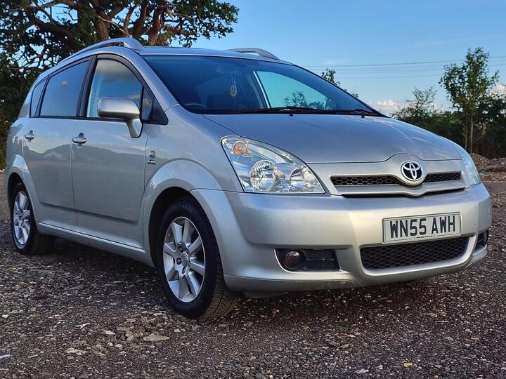 Toyota Corolla Verso 2.0 D-4D T Spirit 5dr Toyota Corolla Verso 2.0 D-4D T Spirit 5dr