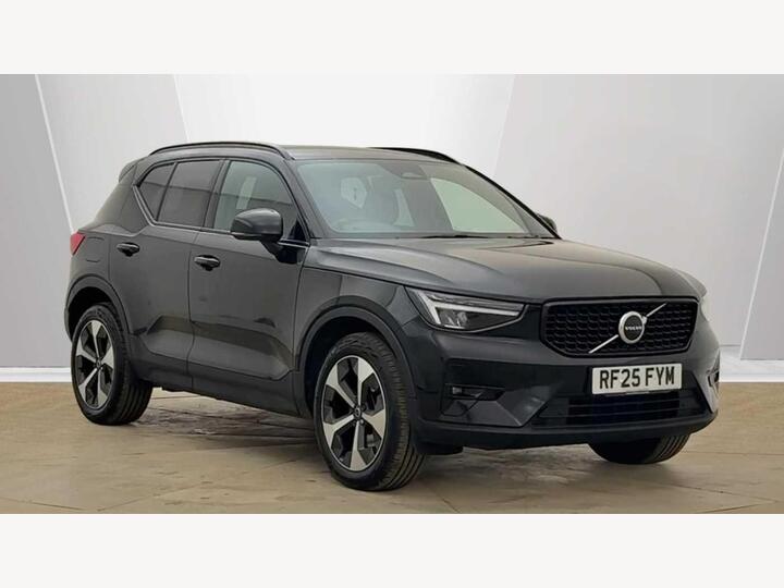 Volvo XC40 2.0 B4 MHEV Plus Dark DCT Auto Euro 6 (s/s) 5dr