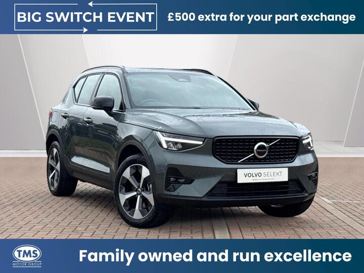 Volvo XC40 2.0 B3 MHEV Plus Dark DCT Auto Euro 6 (s/s) 5dr
