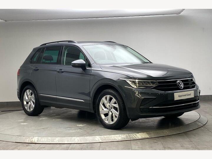 Volkswagen Tiguan 1.5 TSI Life DSG Euro 6 (s/s) 5dr Volkswagen Tiguan 1.5 TSI Life DSG Euro 6 (s/s) 5dr