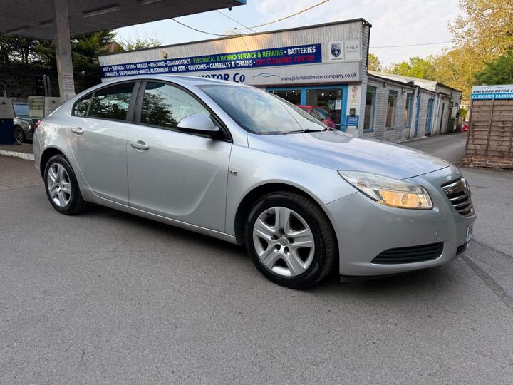 Vauxhall Insignia 2.0 CDTi EcoFLEX ES Euro 5 (s/s) 5dr Vauxhall Insignia 2.0 CDTi EcoFLEX ES Euro 5 (s/s) 5dr
