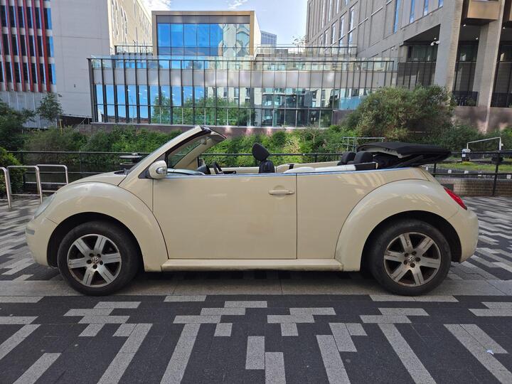 Volkswagen Beetle 1.4 16V Luna Cabriolet Euro 4 2dr