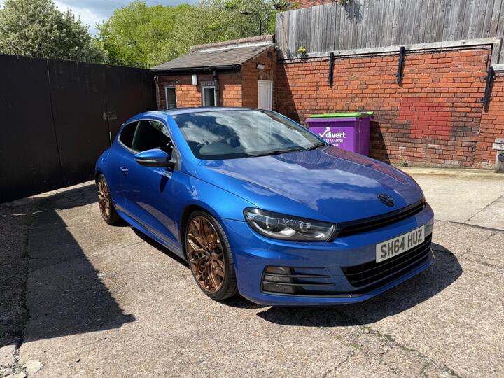 Volkswagen Scirocco 2.0 TDI BlueMotion Tech R-Line Euro 6 (s/s) 3dr Volkswagen Scirocco 2.0 TDI BlueMotion Tech R-Line Euro 6 (s/s) 3dr