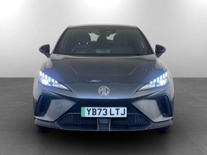 MG MG4 64kWh SE Long Range Auto 5dr