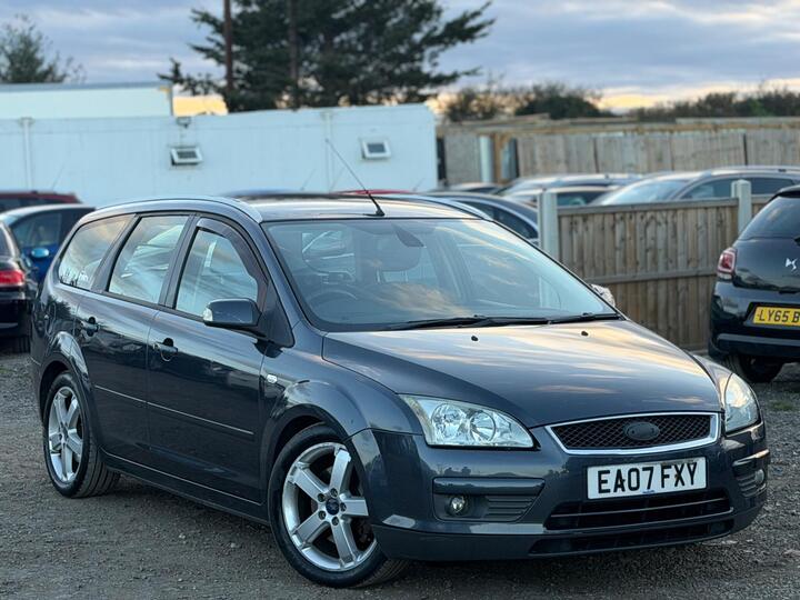 Ford Focus 2.0 Ghia 5dr