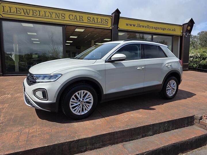 Volkswagen T-Roc 2.0 TDI Life Euro 6 (s/s) 5dr Volkswagen T-Roc 2.0 TDI Life Euro 6 (s/s) 5dr