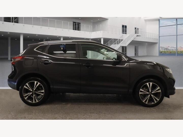 Nissan Qashqai 1.6 DIG-T N-Connecta Euro 6 (s/s) 5dr