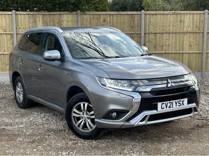 Mitsubishi OUTLANDER 2.4h TwinMotor 13.8kWh Verve CVT 4WD Euro 6 (s/s) 5dr Mitsubishi OUTLANDER 2.4h TwinMotor 13.8kWh Verve CVT 4WD Euro 6 (s/s) 5dr