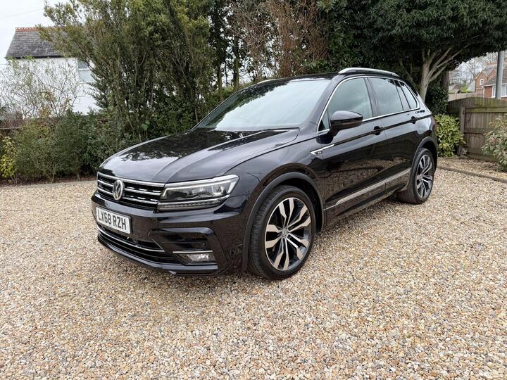 Volkswagen Tiguan 2.0 TDI R-Line Euro 6 (s/s) 5dr Volkswagen Tiguan 2.0 TDI R-Line Euro 6 (s/s) 5dr